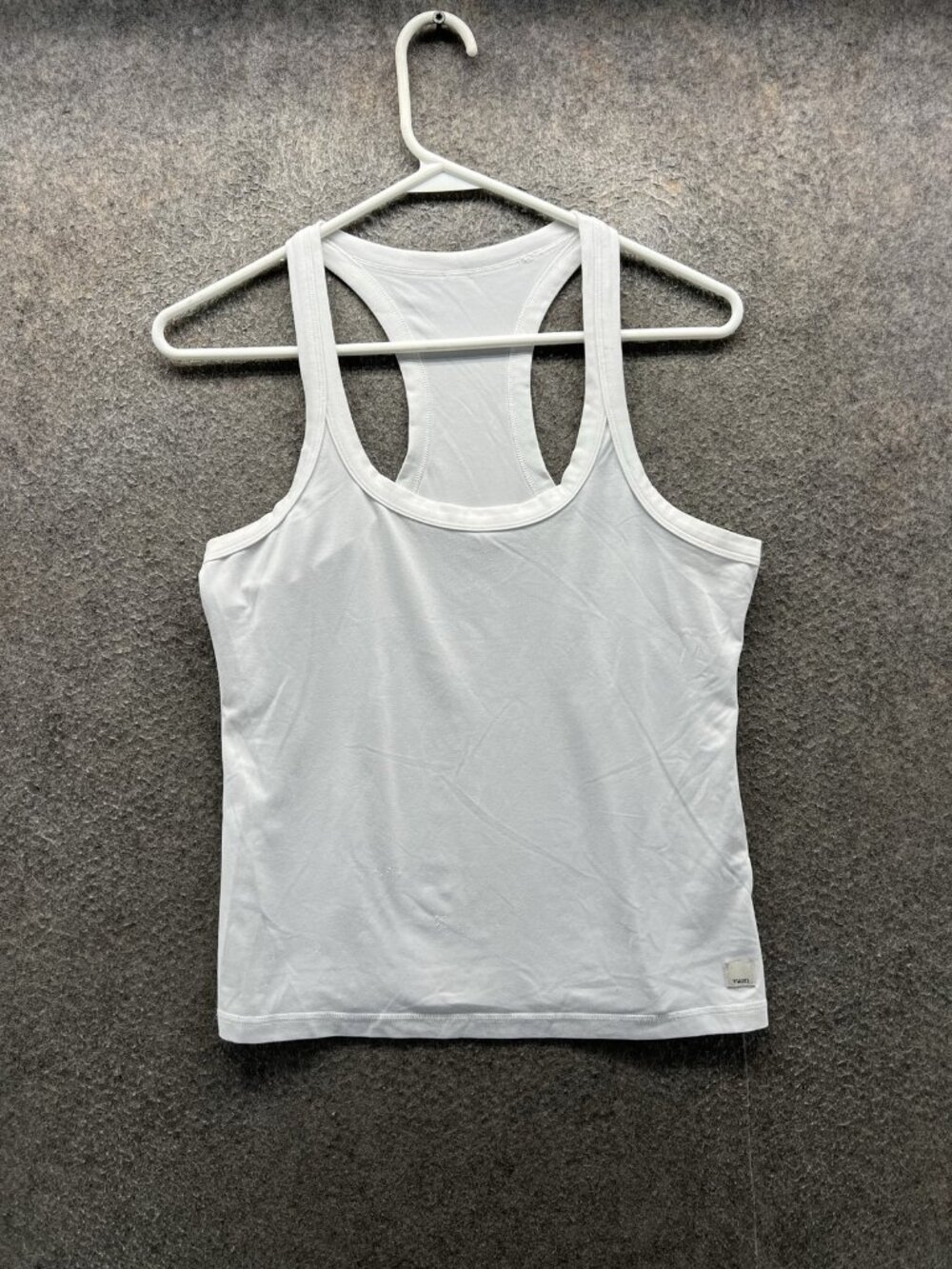 Vuori Tank Top Womens Small White Scoop Neck Racerback Athletic Stretch Yoga Gym